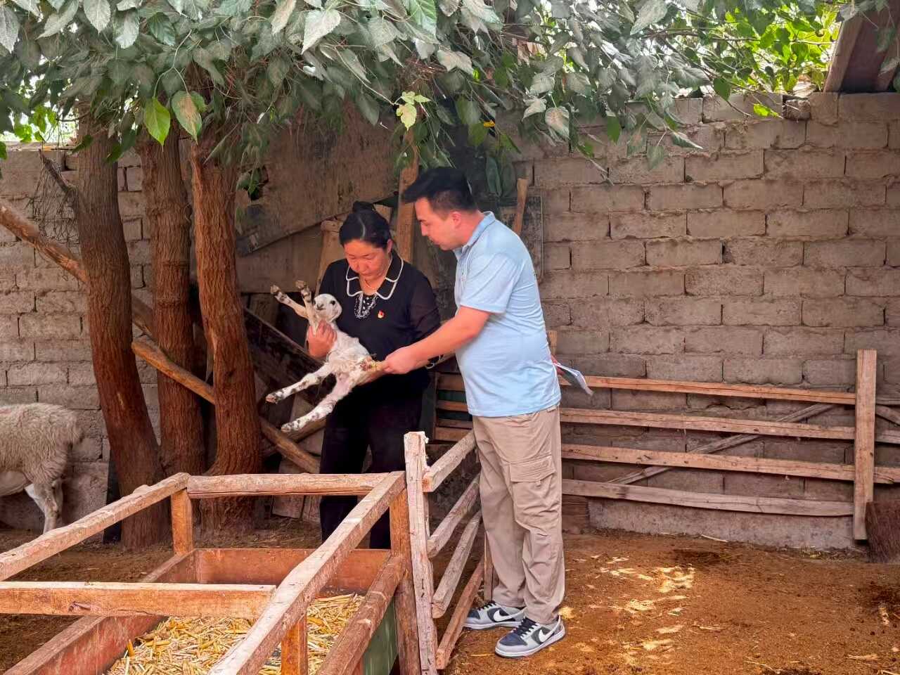 密结东西部民族团结纽带 同心谱写高质量发展篇章